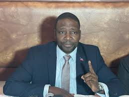 Déus Déronneth plaide pour la restitution des fonds destinés aux collectivités territoriales afin de stimuler le développement en Haïti